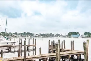 812 N W Ave C, Carrabelle, FL 32322 - Photo 37