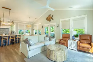 121 14th St, Apalachicola, FL 32320 - Photo 5