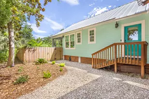 121 14th St, Apalachicola, FL 32320 - Photo 37