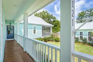 121 14th St, Apalachicola, FL 32320 - Photo 3