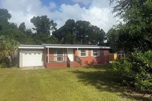 18 Apalachee St, Apalachicola, FL 32320 - Photo 1