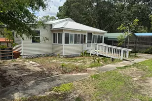 505 NW 3rd St, Carrabelle, FL 32322 - Photo 3