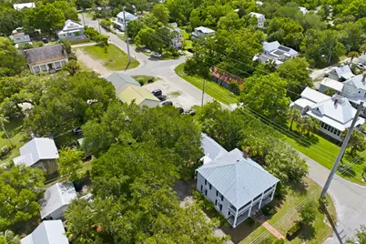 128 4th St, Apalachicola, FL 32320 - Photo 97
