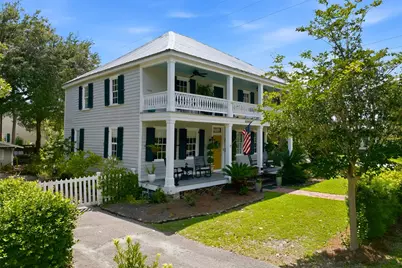 128 4th St, Apalachicola, FL 32320 - Photo 3