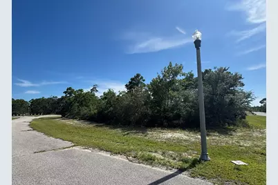 303 Hibiscus Ln, Eastpoint, FL 32328 - Photo 5
