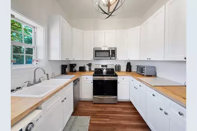 230 7th St, Port Saint Joe, FL 32456 - Photo 9