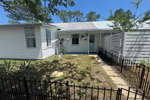 121 Parker Ave, Lanark Village, FL 32323 - Photo 9