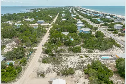 1040 W Pine Ave, Saint George Island, FL 32328 - Photo 9