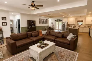 979 C C Land Rd, Eastpoint, FL 32328 - Photo 9