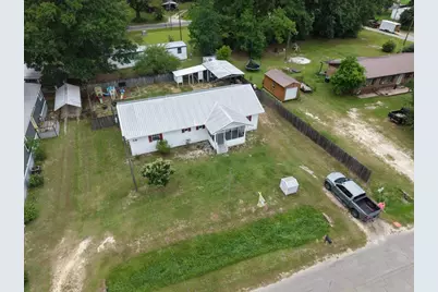 205 Riverview Dr, Wewahitchka, FL 32465 - Photo 5