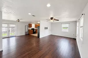 205 Riverview Dr, Wewahitchka, FL 32465 - Photo 3