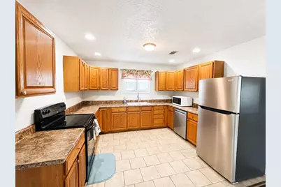205 Riverview Dr, Wewahitchka, FL 32465 - Photo 5