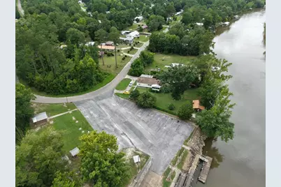 205 Riverview Dr, Wewahitchka, FL 32465 - Photo 3