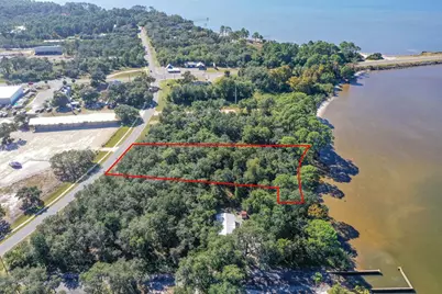 29 N Bay Shore Dr, Eastpoint, FL 32328 - Photo 1
