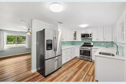 136 E Rogers St, Port Saint Joe, FL 32456 - Photo 9