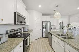 319 Sea Grv Wy, Port Saint Joe, FL 32456 - Photo 13