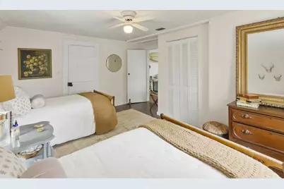 128 4th St, Apalachicola, FL 32320 - Photo 55
