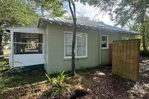 102/104 SE 1st St, Carrabelle, FL 32322 - Photo 5