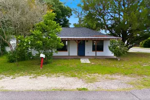 302 NW 9th St, Carrabelle, FL 32322 - Photo 7