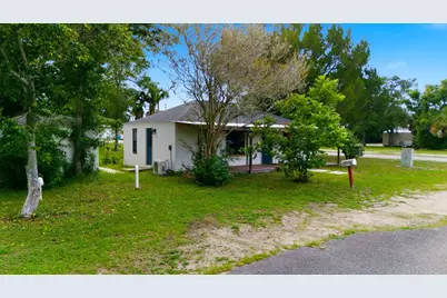 302 NW 9th St, Carrabelle, FL 32322 - Photo 5