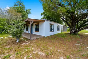 302 NW 9th St, Carrabelle, FL 32322 - Photo 3