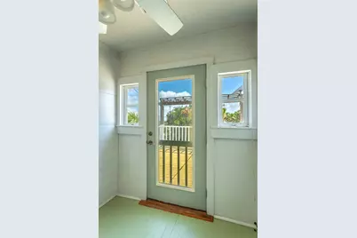 111 4th St, Apalachicola, FL 32320 - Photo 25