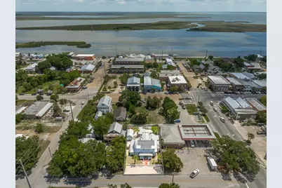 111 4th St, Apalachicola, FL 32320 - Photo 49