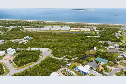 205-207 S Brooks Ave, Port Saint Joe, FL 32456 - Photo 5