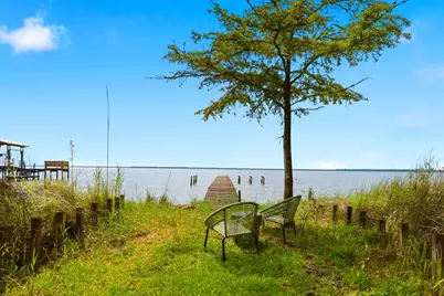 203 N Bay Shore Dr, Eastpoint, FL 32328 - Photo 9