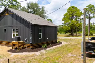 610 W 10th St, Carrabelle, FL 32322 - Photo 27