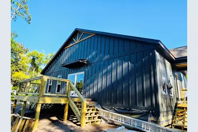 610 W 10th St, Carrabelle, FL 32322 - Photo 3