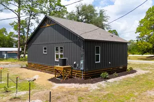 610 W 10th St, Carrabelle, FL 32322 - Photo 29