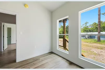 610 W 10th St, Carrabelle, FL 32322 - Photo 13