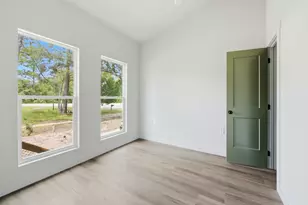 610 W 10th St, Carrabelle, FL 32322 - Photo 13