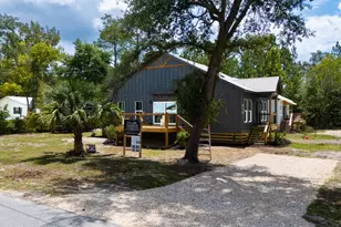 610 W 10th St, Carrabelle, FL 32322 - Photo 27