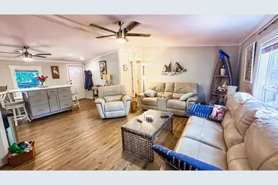 205 Marks St, Carrabelle, FL 32322 - Photo 13