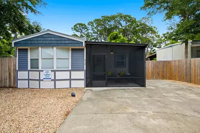 912 NE 2nd St, Carrabelle, FL 32322 - Photo 1