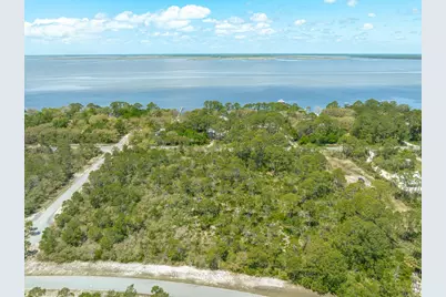 150 N Bay Shore Dr, Eastpoint, FL 32328 - Photo 9