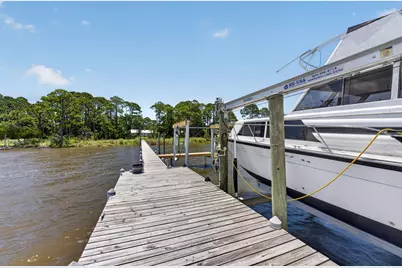 191 N Bay Shore Dr, Eastpoint, FL 32328 - Photo 9