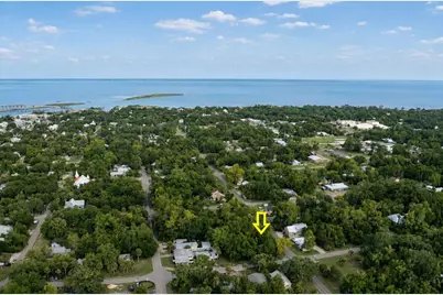 195 8th St, Apalachicola, FL 32320 - Photo 17