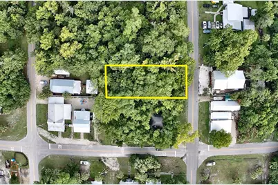195 8th St, Apalachicola, FL 32320 - Photo 9