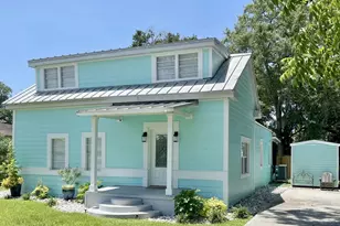 110 14th St, Apalachicola, FL 32320 - Photo 3