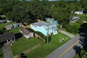 110 14th St, Apalachicola, FL 32320 - Photo 31