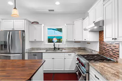 242 15th St, Apalachicola, FL 32320 - Photo 15