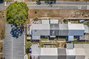 24 Pine St, Carrabelle, FL 32322 - Photo 1