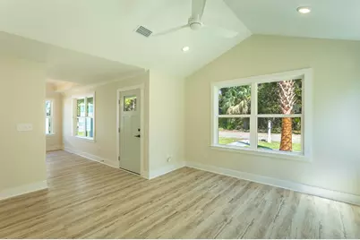 200 13th St, Apalachicola, FL 32320 - Photo 5