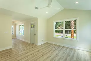 200 13th St, Apalachicola, FL 32320 - Photo 5