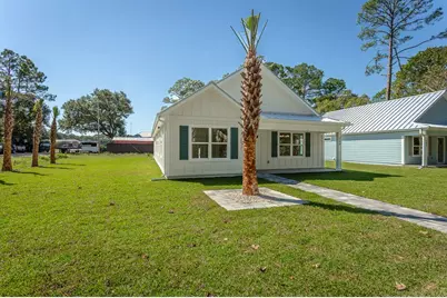 200 13th St, Apalachicola, FL 32320 - Photo 27