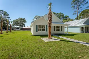 200 13th St, Apalachicola, FL 32320 - Photo 27