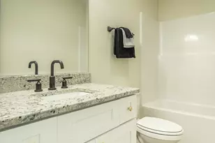 200 13th St, Apalachicola, FL 32320 - Photo 15